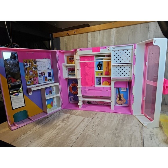Barbie Dream Closet Playset HBV28 2021 Mattel Pink Fold-Out Closet w/ Hangers - Picture 2 of 15